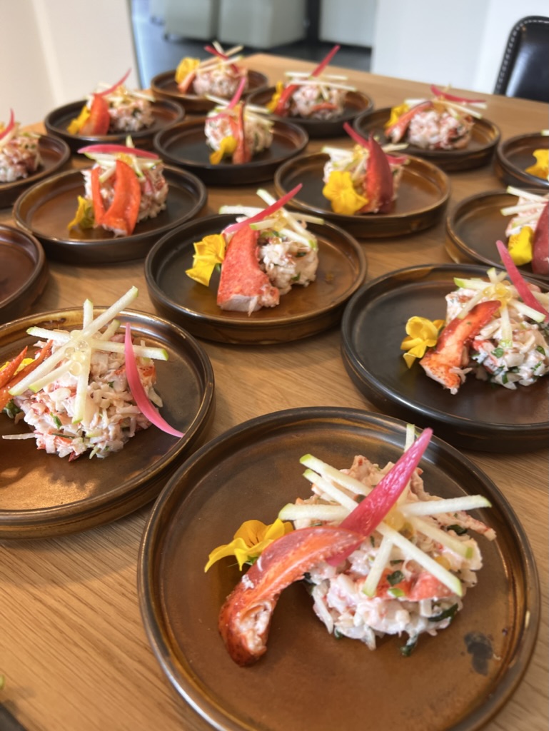 Assiettes d’entrées prêtes pour une réception